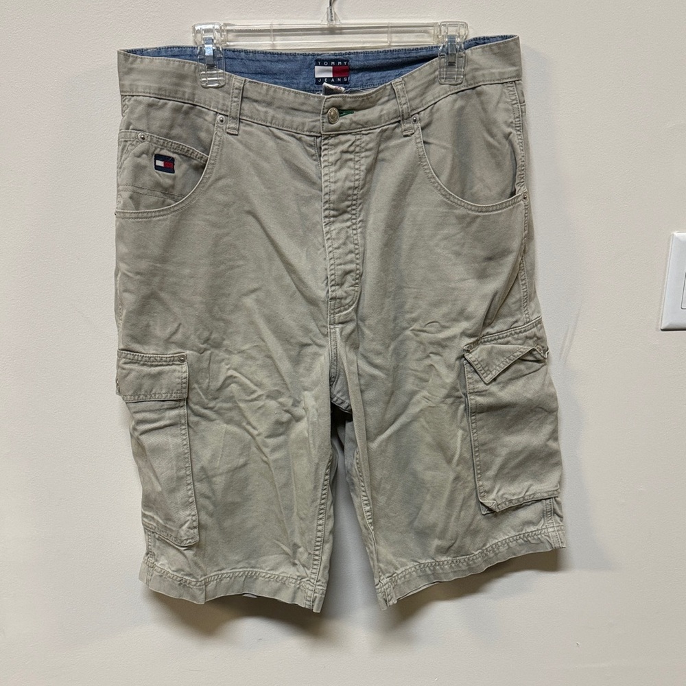 Tommy Hilfiger Men's Beige Cargo Shorts
